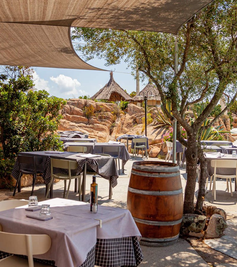 BBQ Restaurant Pizzeria in San Teodoro For a dinner by the pool